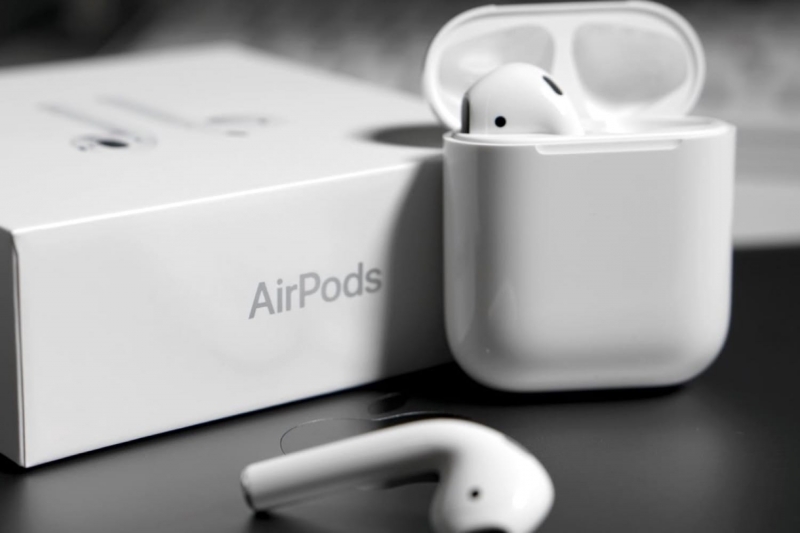   AirPods 2
