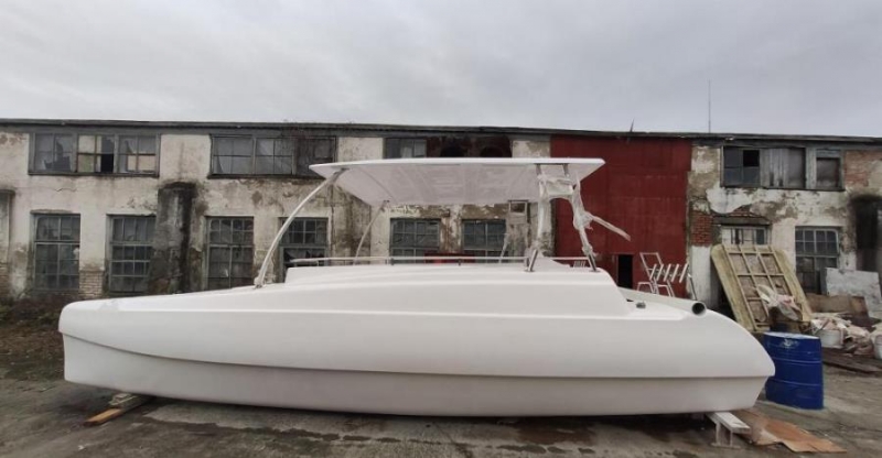 Прогулочный катамаран Кайман-800 на 30 человек